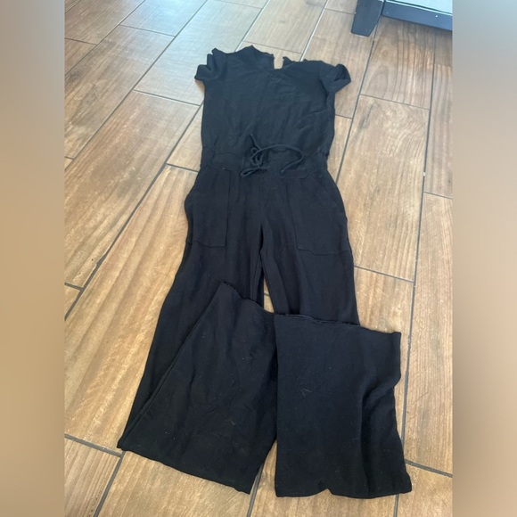 Monrow Black Shortsleeve Drawstring Waist wide leg Jumpsuit small - Picture 1 of 4
